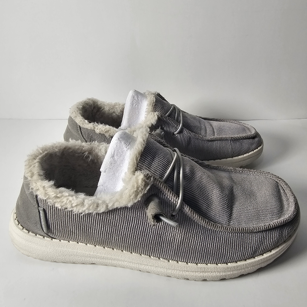 Hey Dude Women's Wendy Slip On Shoe Size 7 Fleece Lined Corduroy Grey Sneaker